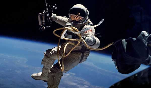 FAQ: How Do Astronauts Take Spacewalks?